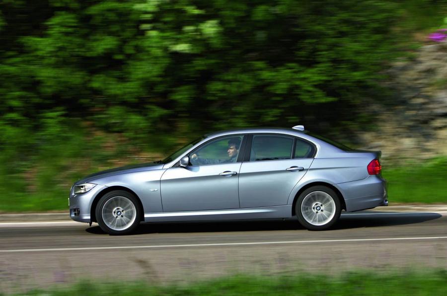 BMW 3-Series 2008 года  (фото 17 из 34)